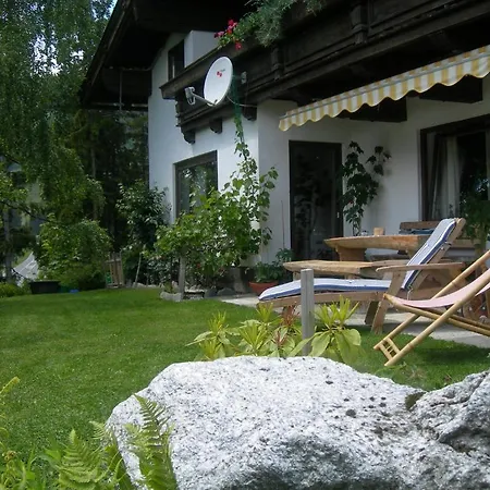 דירה Holzer Maria *